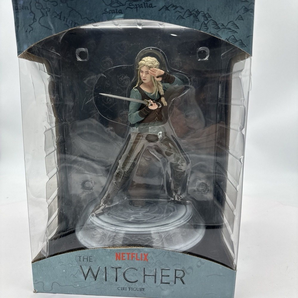Netflix Dark Horse The Witcher Ciri Statue - Damaged Box NEW
